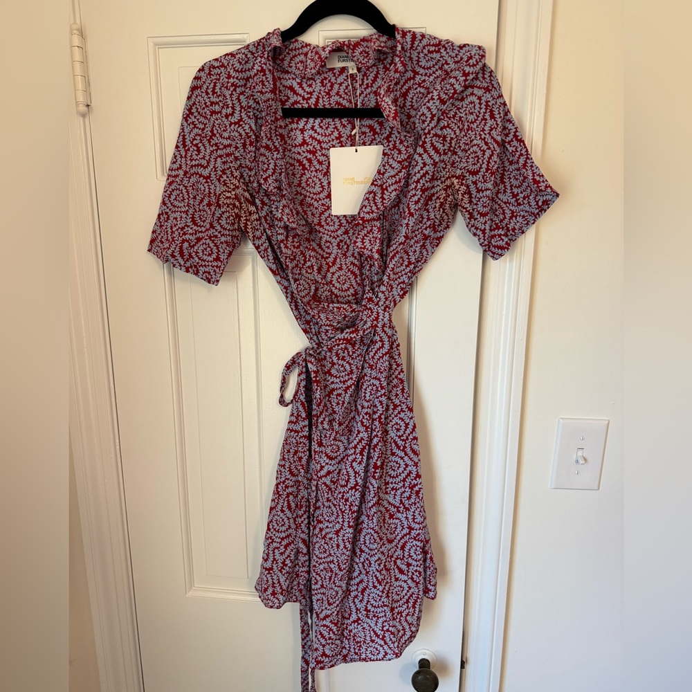 Diane Von Furstenberg silk wrap dress size 8